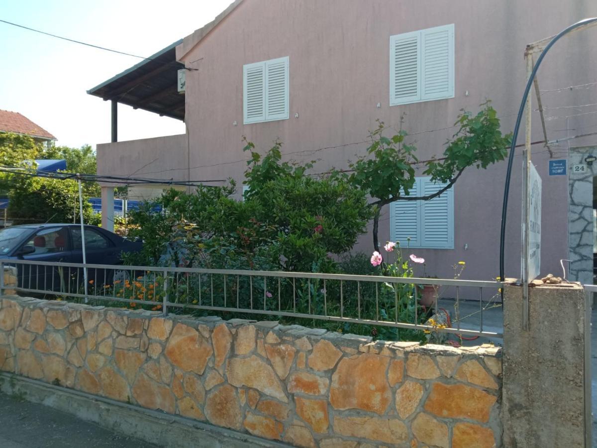 Guesthouse Eljuga Family Stari Grad  Exterior photo